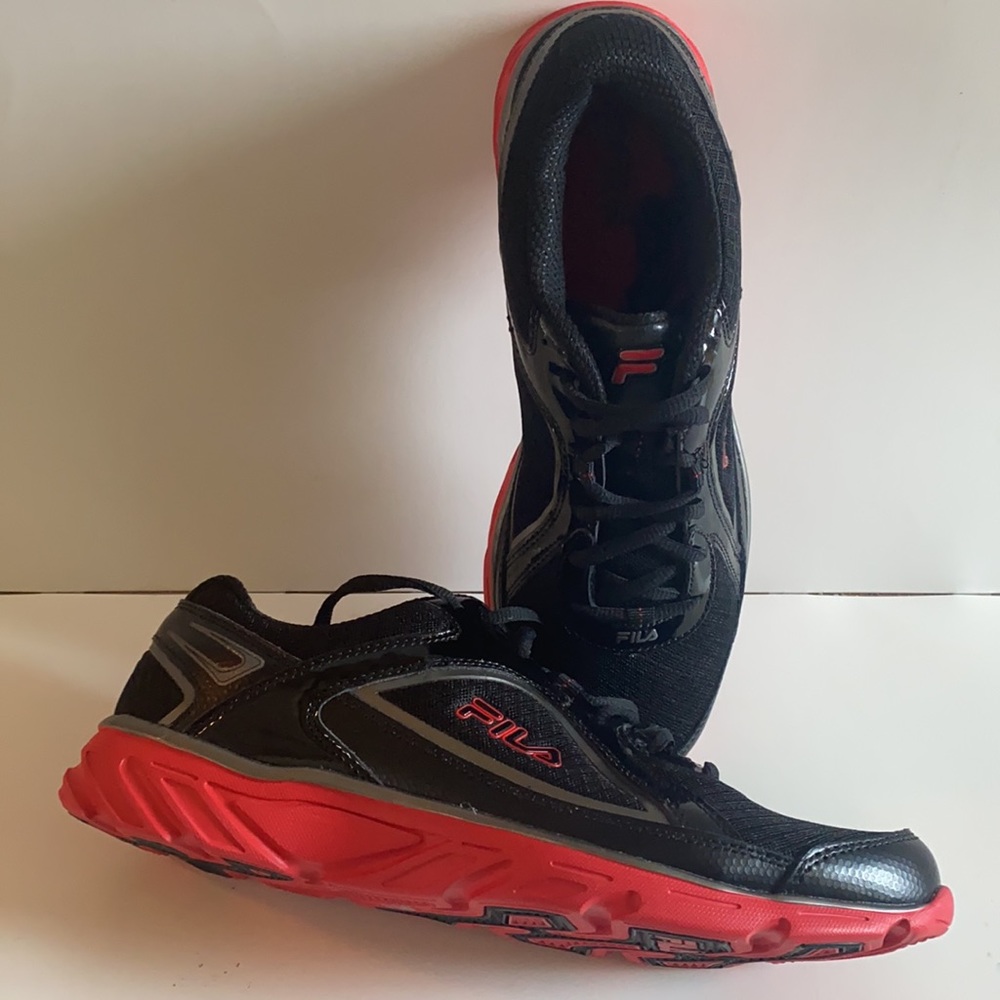 ✨BRAND NEW✨ FILA PROMPT SNEAKERS MEN'S (BLACK AND RED) - Picture 9 of 13